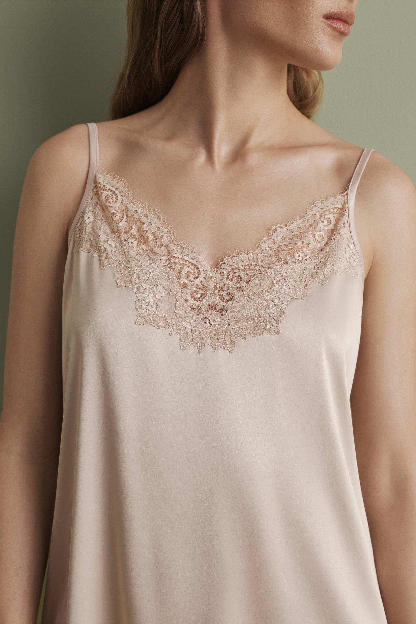 Women's satin chemise S03411