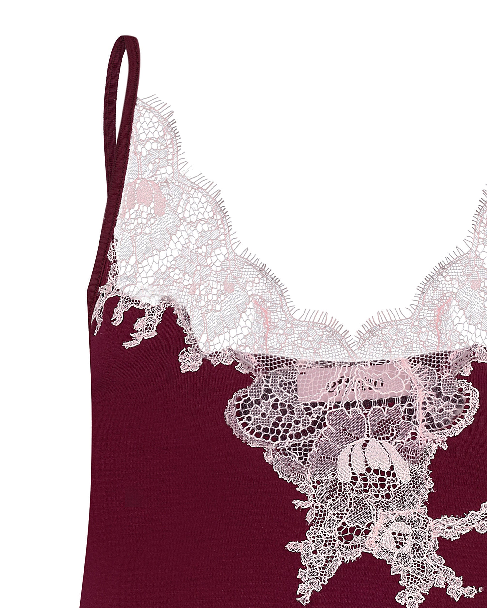 Effetto bamboo chemise spaghetti strap 03162 – women's sleepwear, cherry lacquer
Close-up of a burgundy lace lingerie set with white lace details on a white background.