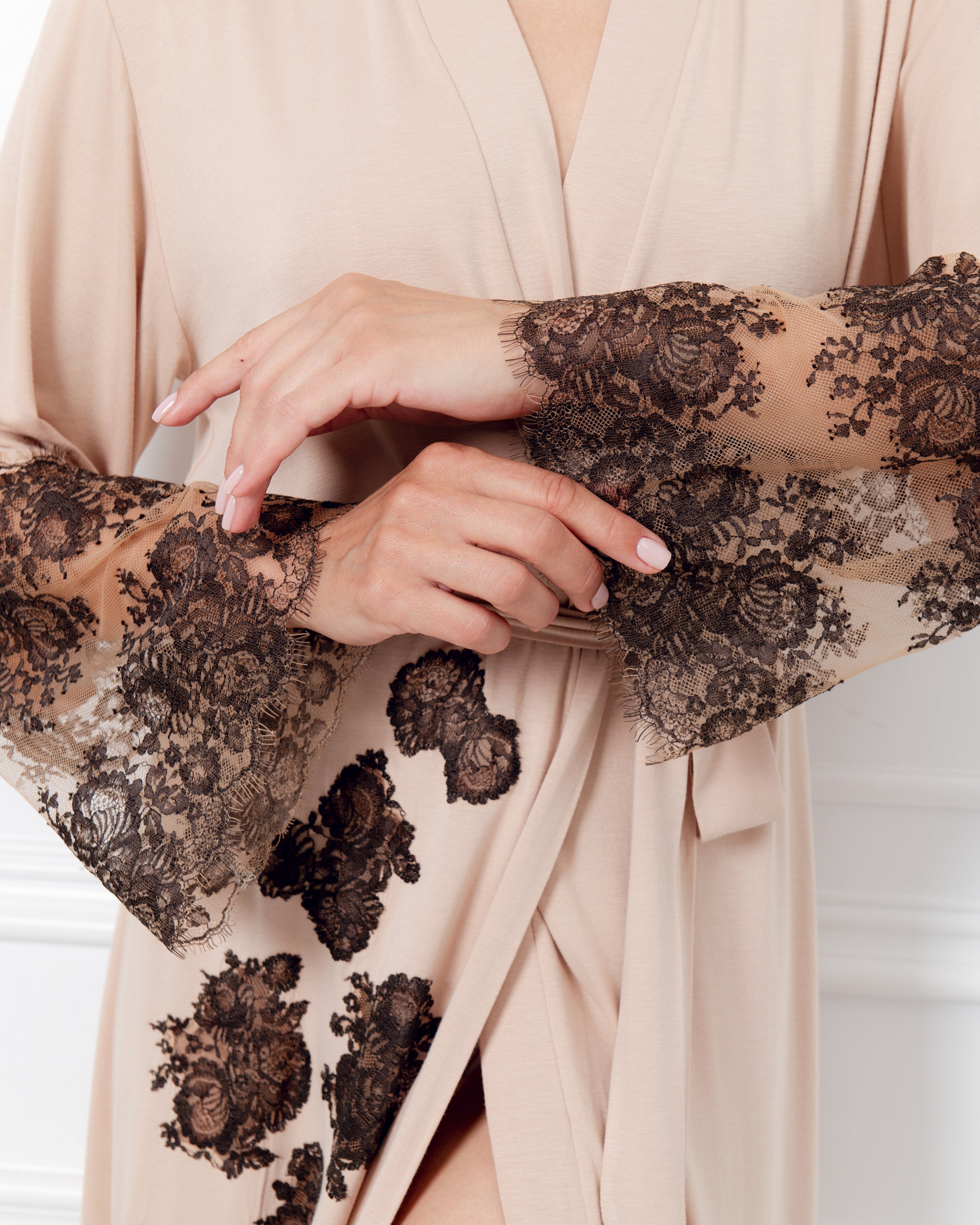 Bamboo long sleeve Robe 03348 almond milk
