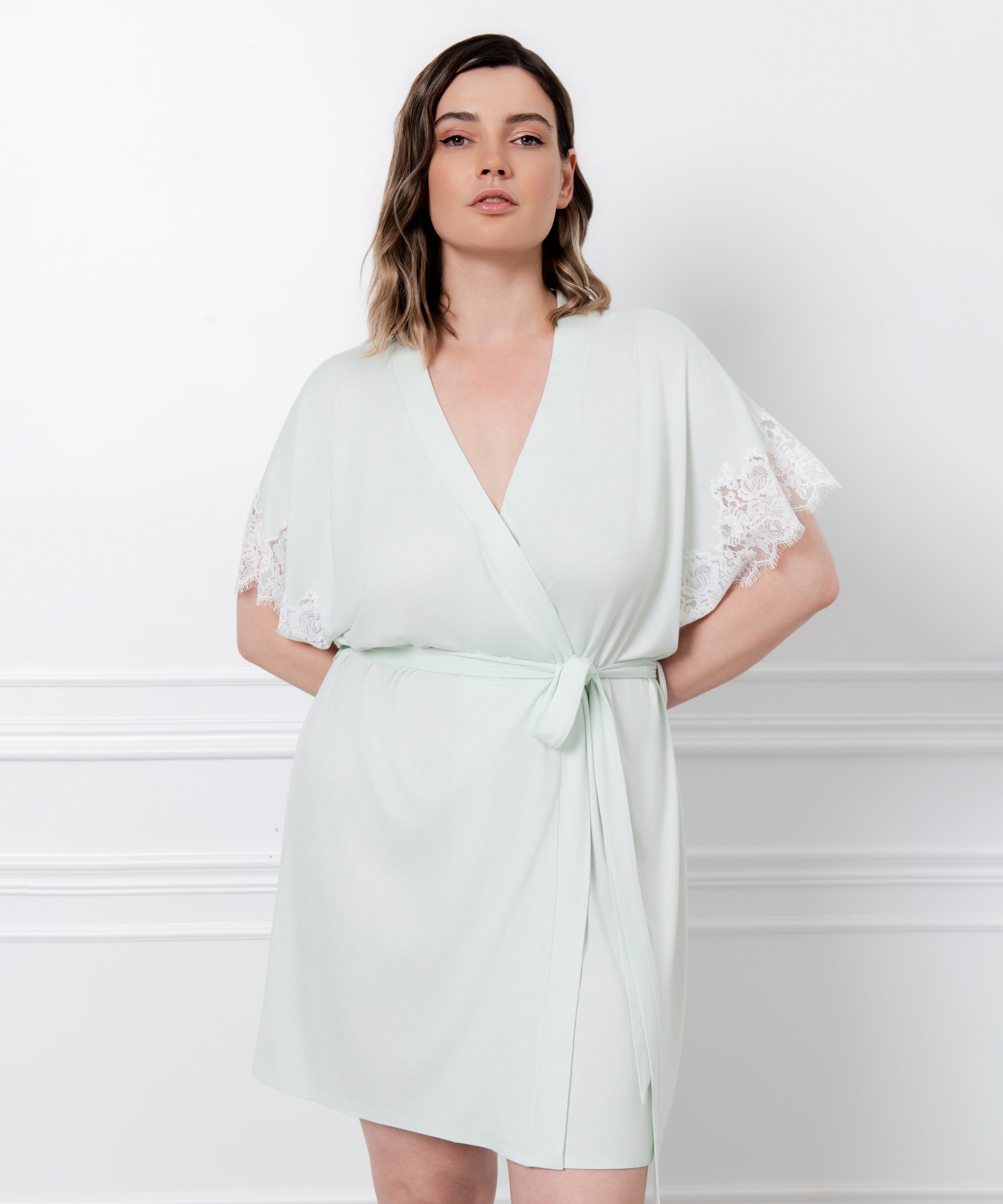 03359_Mint_Cream_6_bb6e0725-2ded-4817-8e2d-693a84a3c29f.jpg