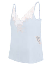 Effetto bamboo cami shorts set 03163 – women's sleepwear, icy blue
Light blue lace-trimmed camisole on a white background